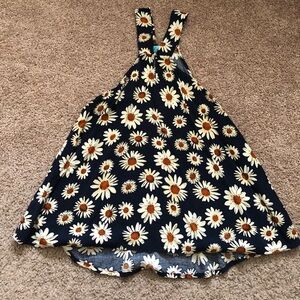 Francesca’s daisy high neck tank